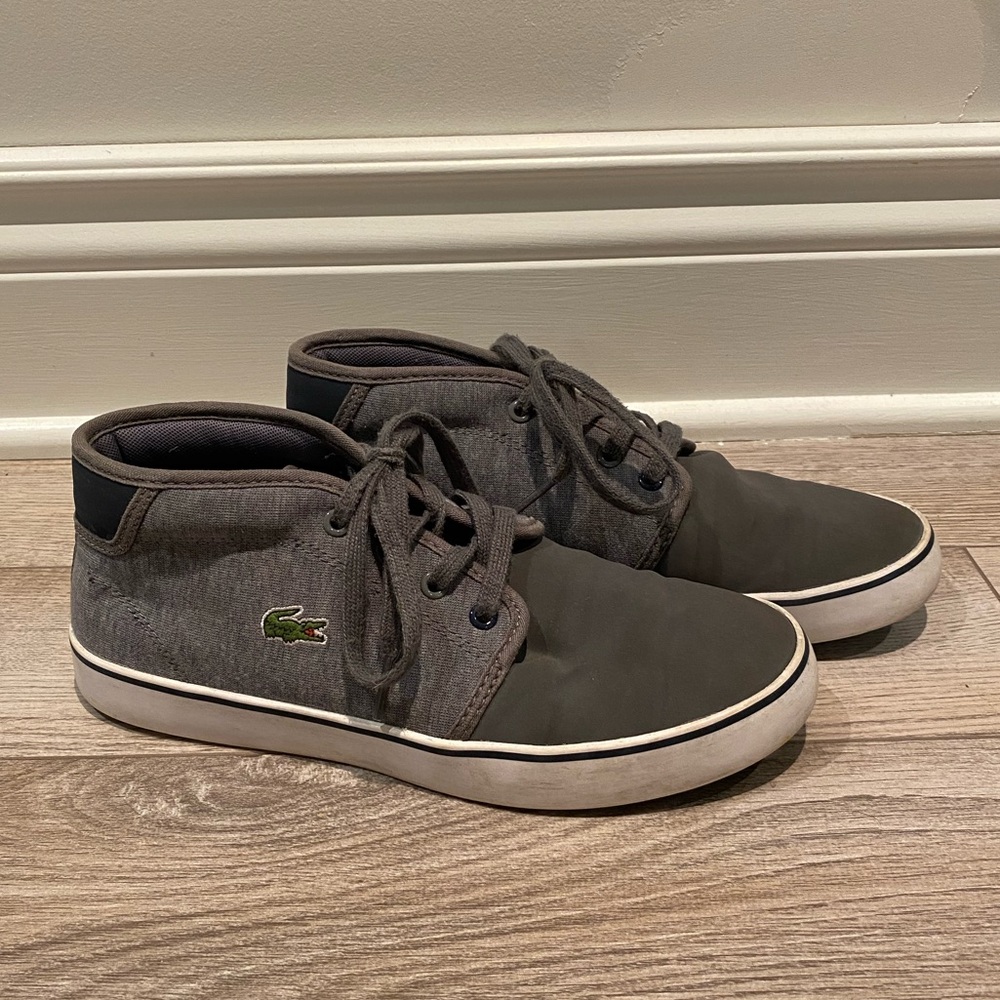 Lacoste Boy’s Grey Sneaker size: 5US